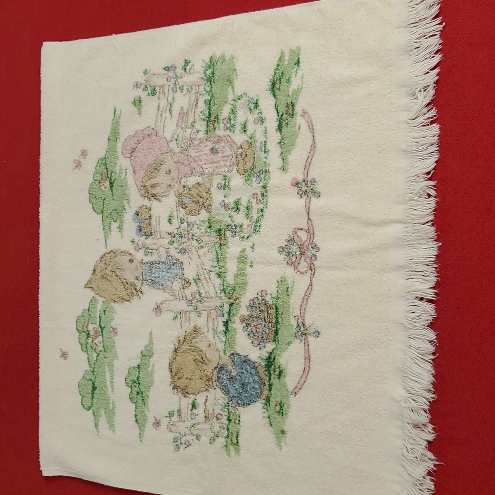 Betsey Clark Hallmark Martex 1977 bath towel VINTAGE approximately 22" x 44"
